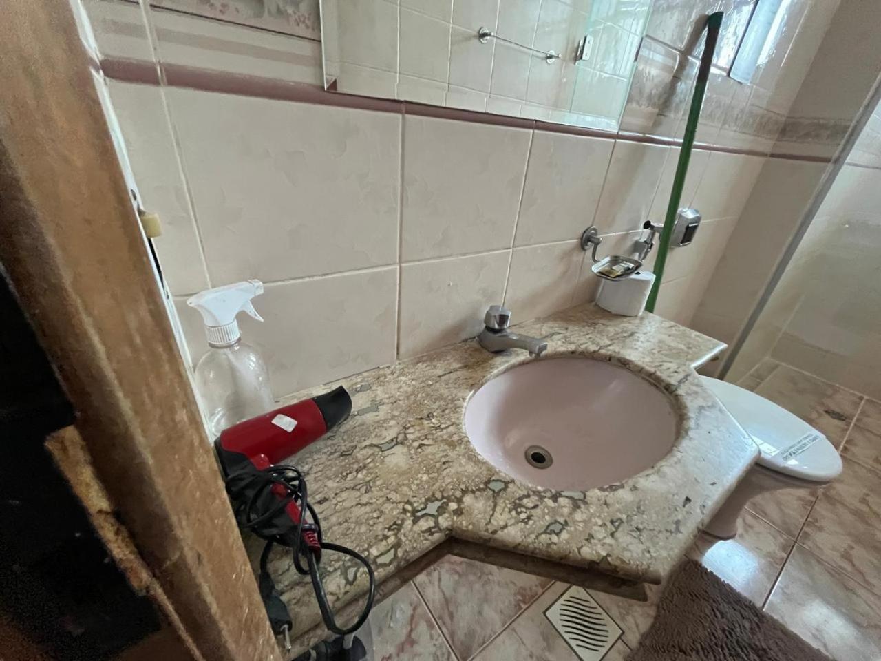 Casa Quintal Bueno! 5 Quartos Com Ar Split E Internet Ultra! Perto Do Melhor De Goiania! Marista Parques Areiao E Vaca Brava Hospital Premium Mater Dei Blue Fit Perdomo Goiania Shopping! Екстер'єр фото