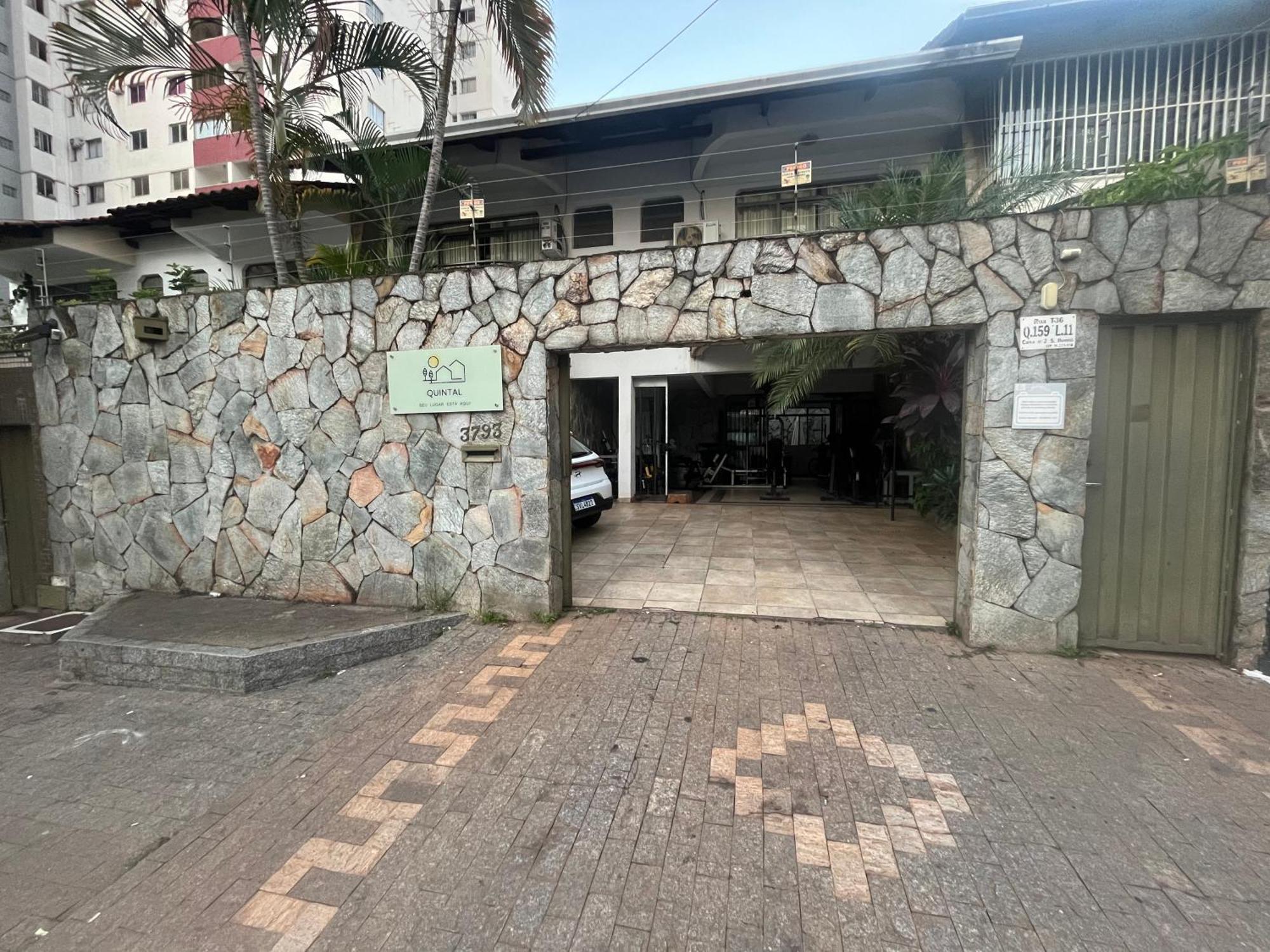 Casa Quintal Bueno! 5 Quartos Com Ar Split E Internet Ultra! Perto Do Melhor De Goiania! Marista Parques Areiao E Vaca Brava Hospital Premium Mater Dei Blue Fit Perdomo Goiania Shopping! Екстер'єр фото